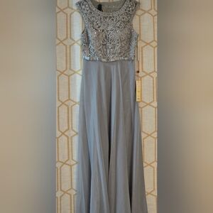 May Queen Elegant Sleeveless Chiffon Embellished Bodies A-Line Evening Gown